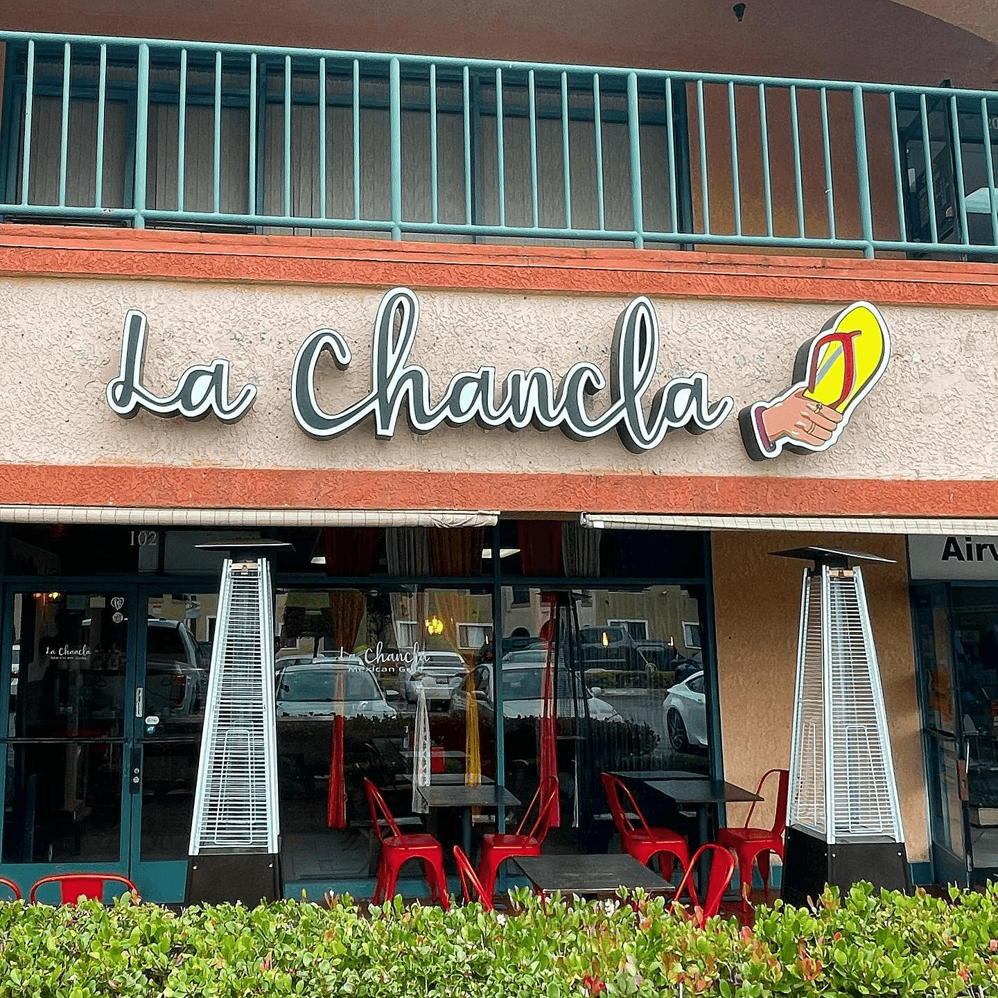Bienvenidos a La Chancla Mexican Grill!