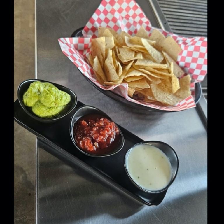 Fresh Salads to Complement Your Meal