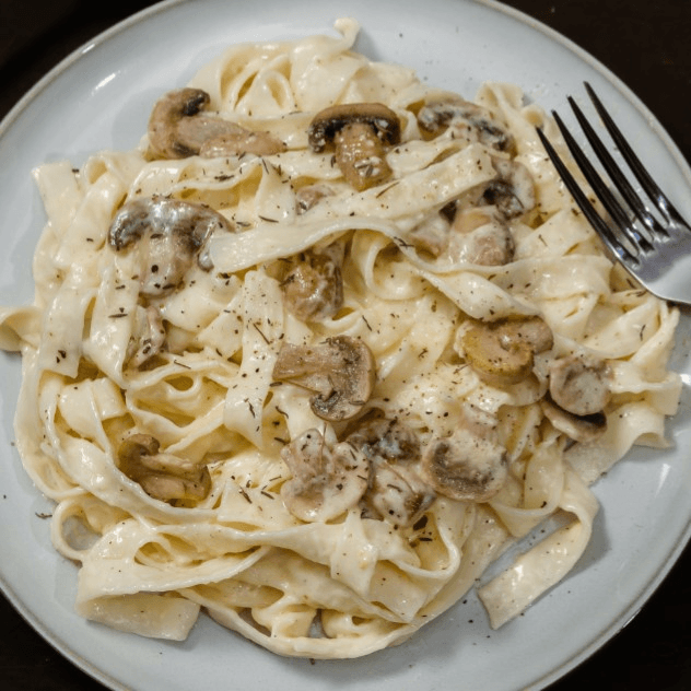 Linguini Chicken Alfredo.