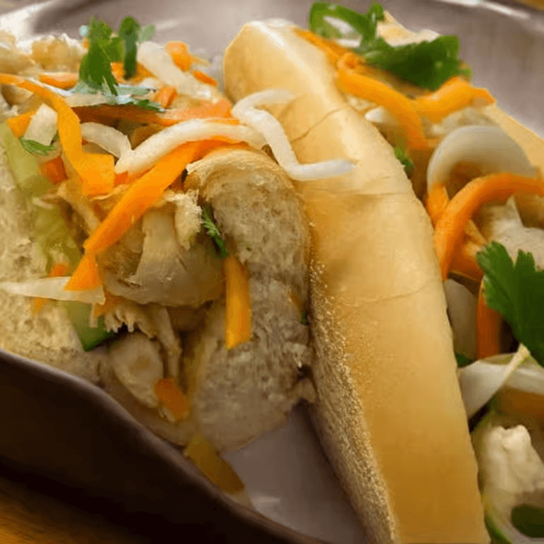 BM-S2 - Bánh Mì Gà Xào Xả Ớt - Lemongrass Chicken.