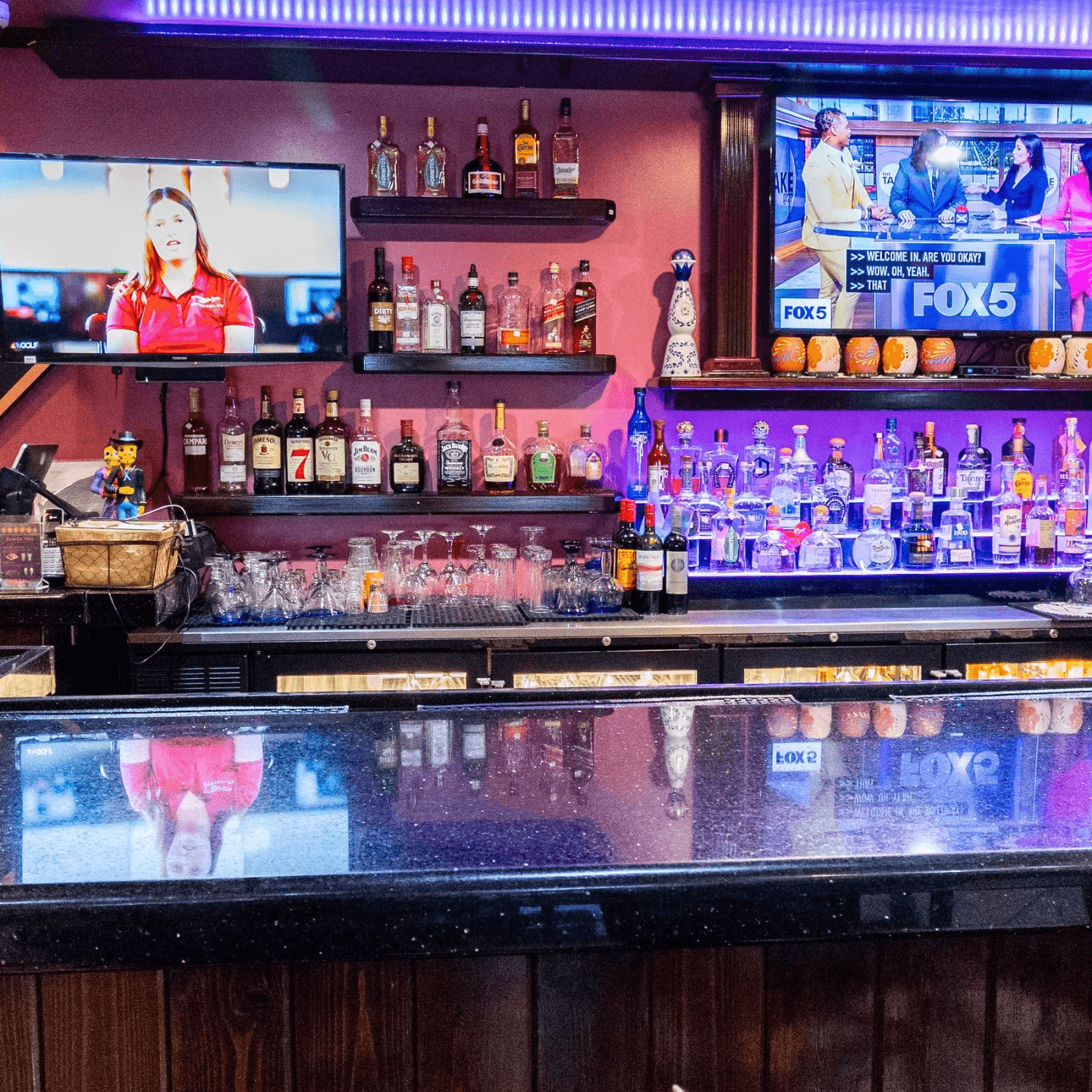 Refreshing Drinks and Classic Margaritas