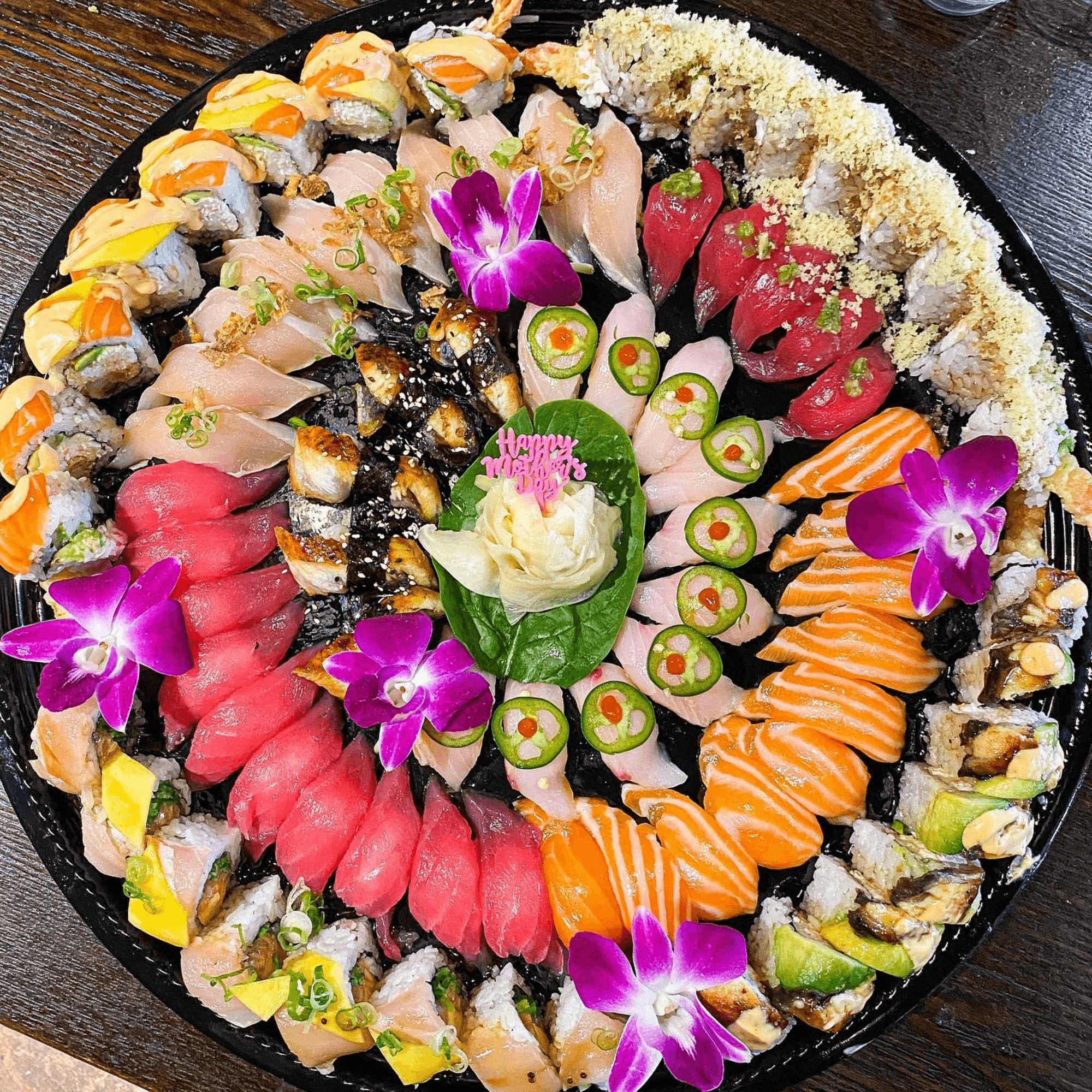 SushiMe Roll'n gallery image #3