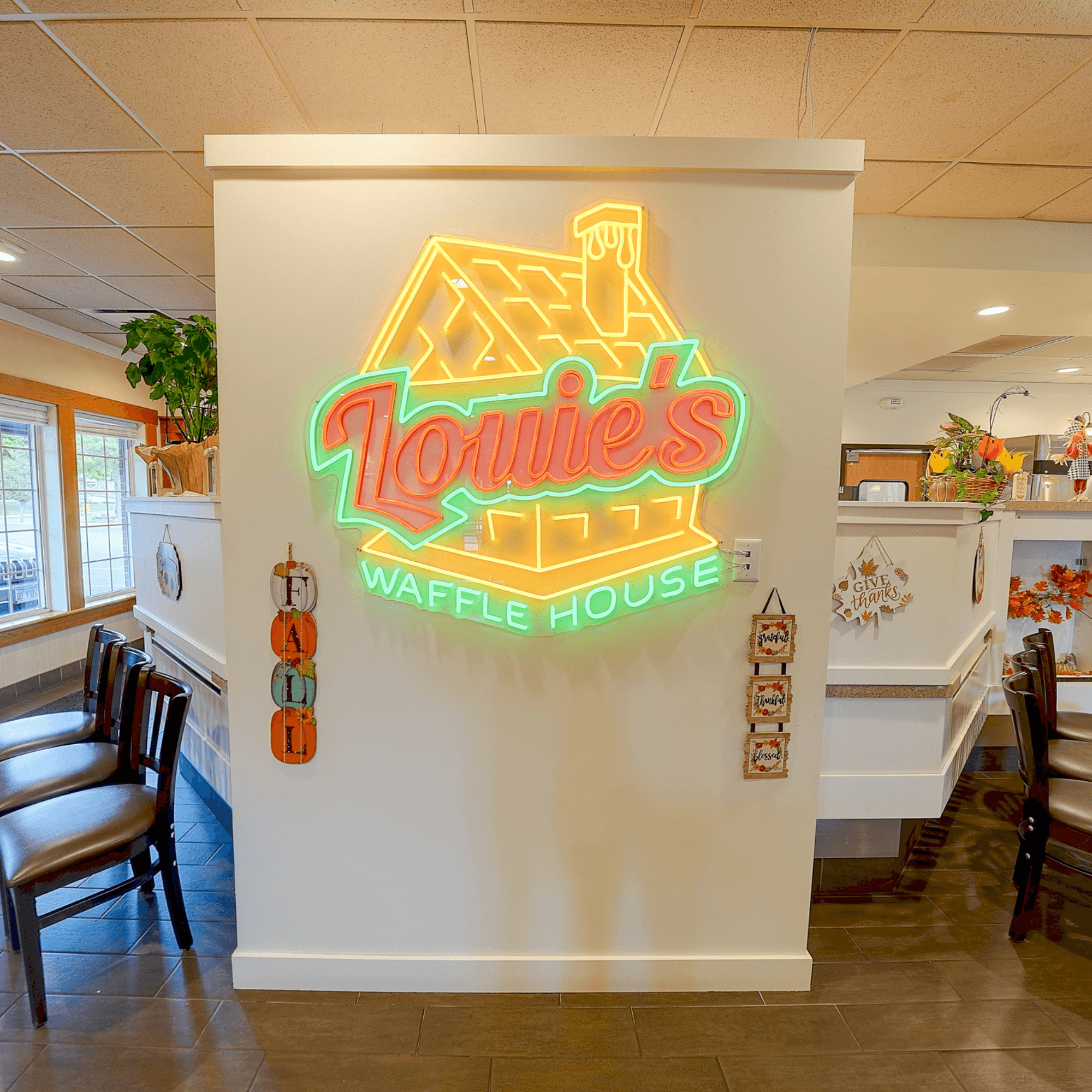 Louie's Waffle House gallery image #23