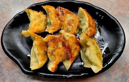 Pan Fried Dumplings 煎餃.