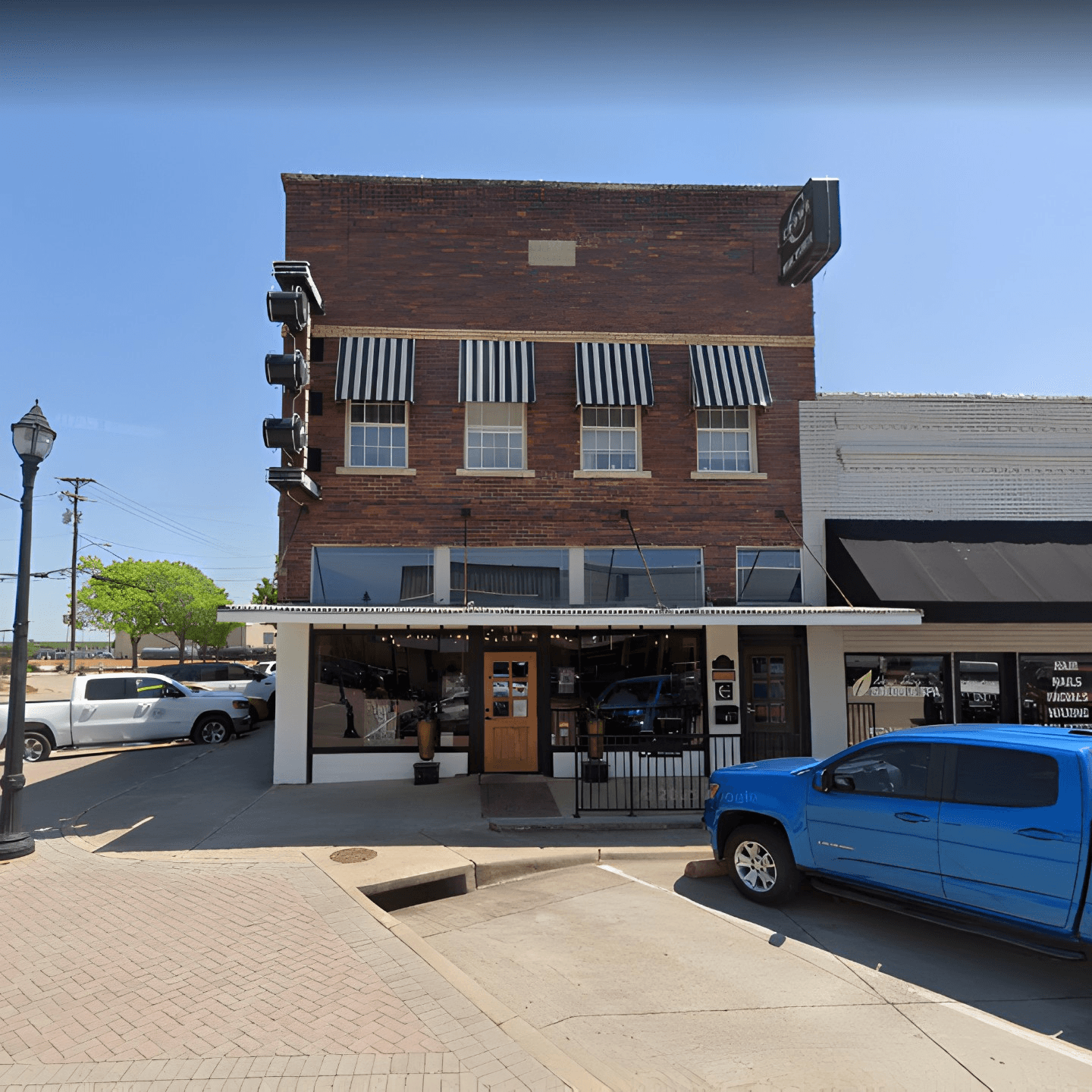 Welcome to Twisted Sisters Tap House – Midlothian