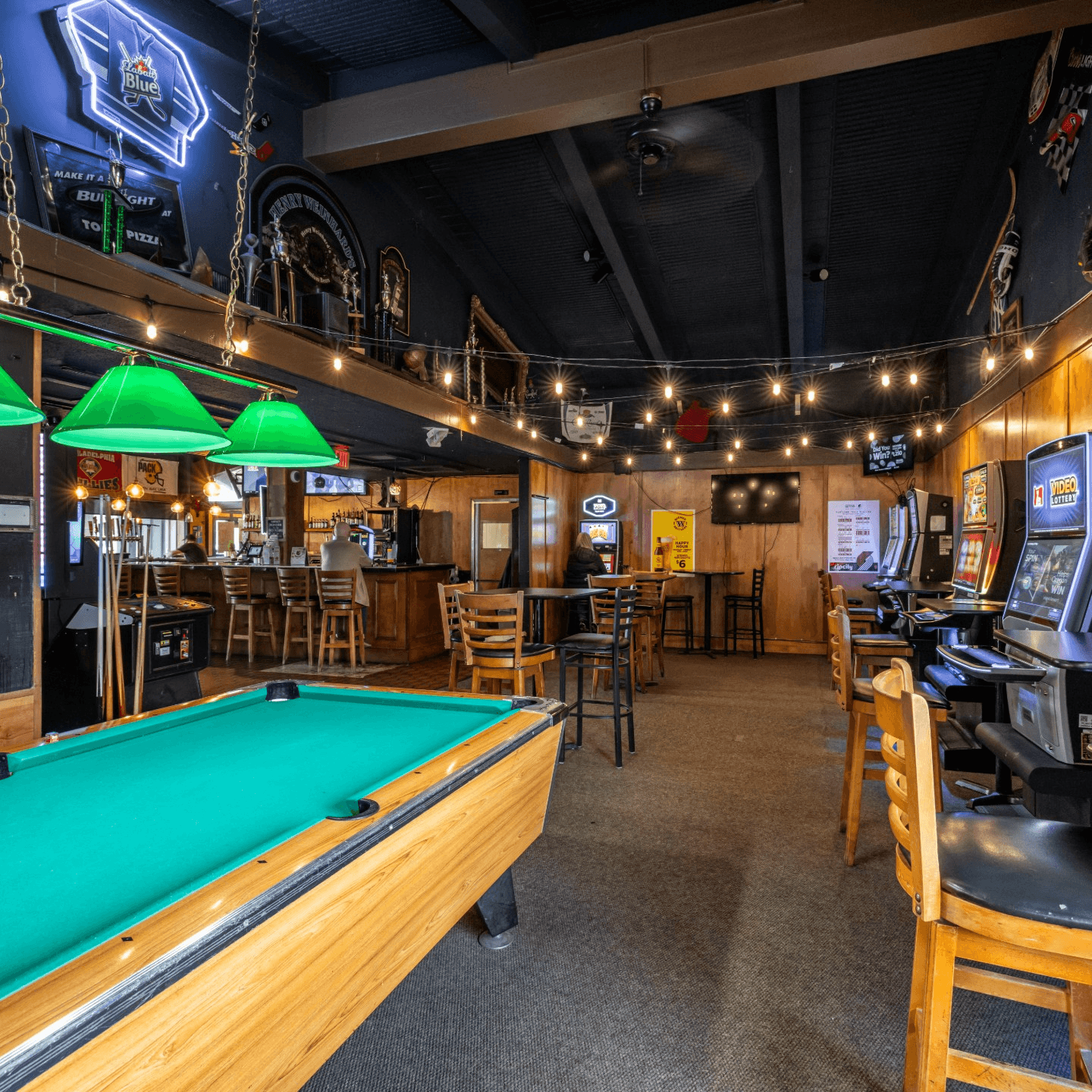 What Makes Nick's Pizza & Sports Bar Special? 🌟🍕