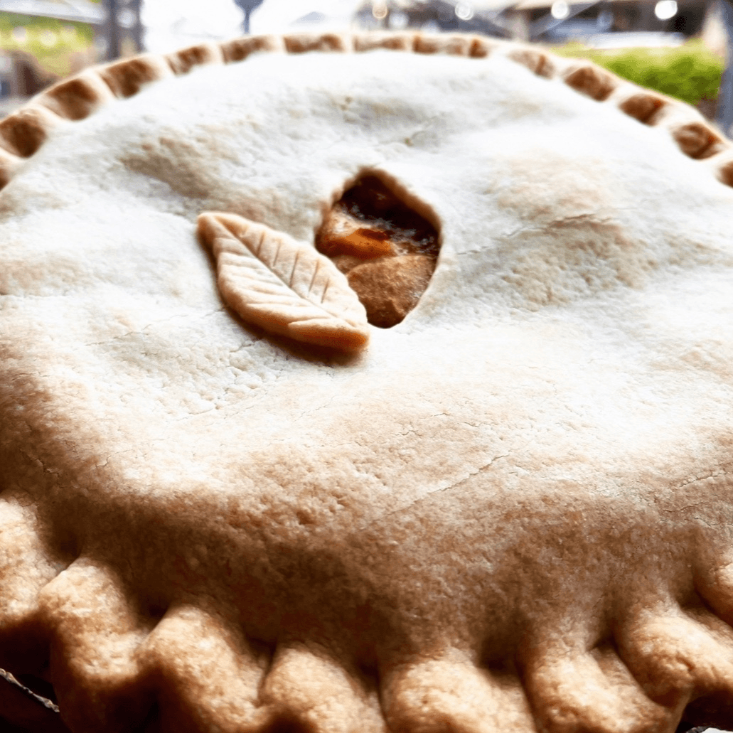 *9" GF Traditional Apple - Whole (C).