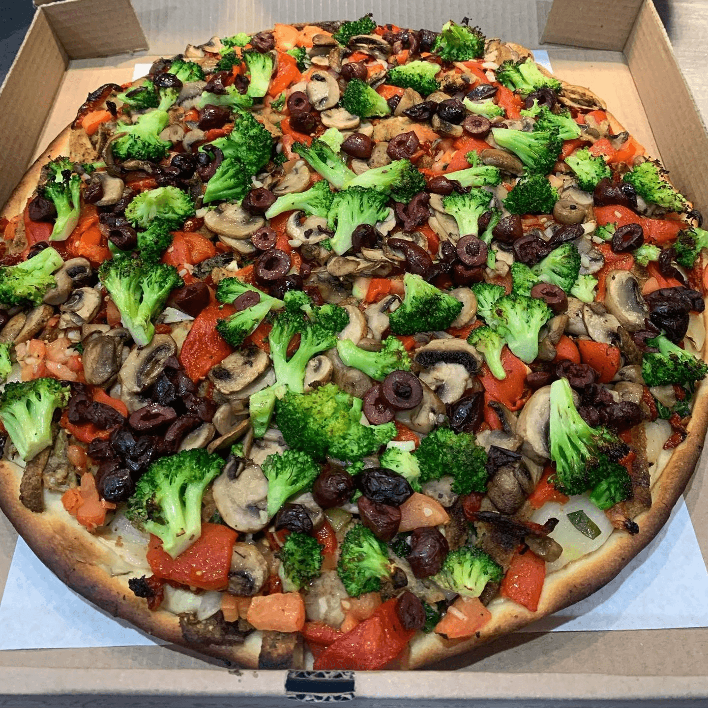 A Pizza Extravaganza for Veggie Enthusiasts! 