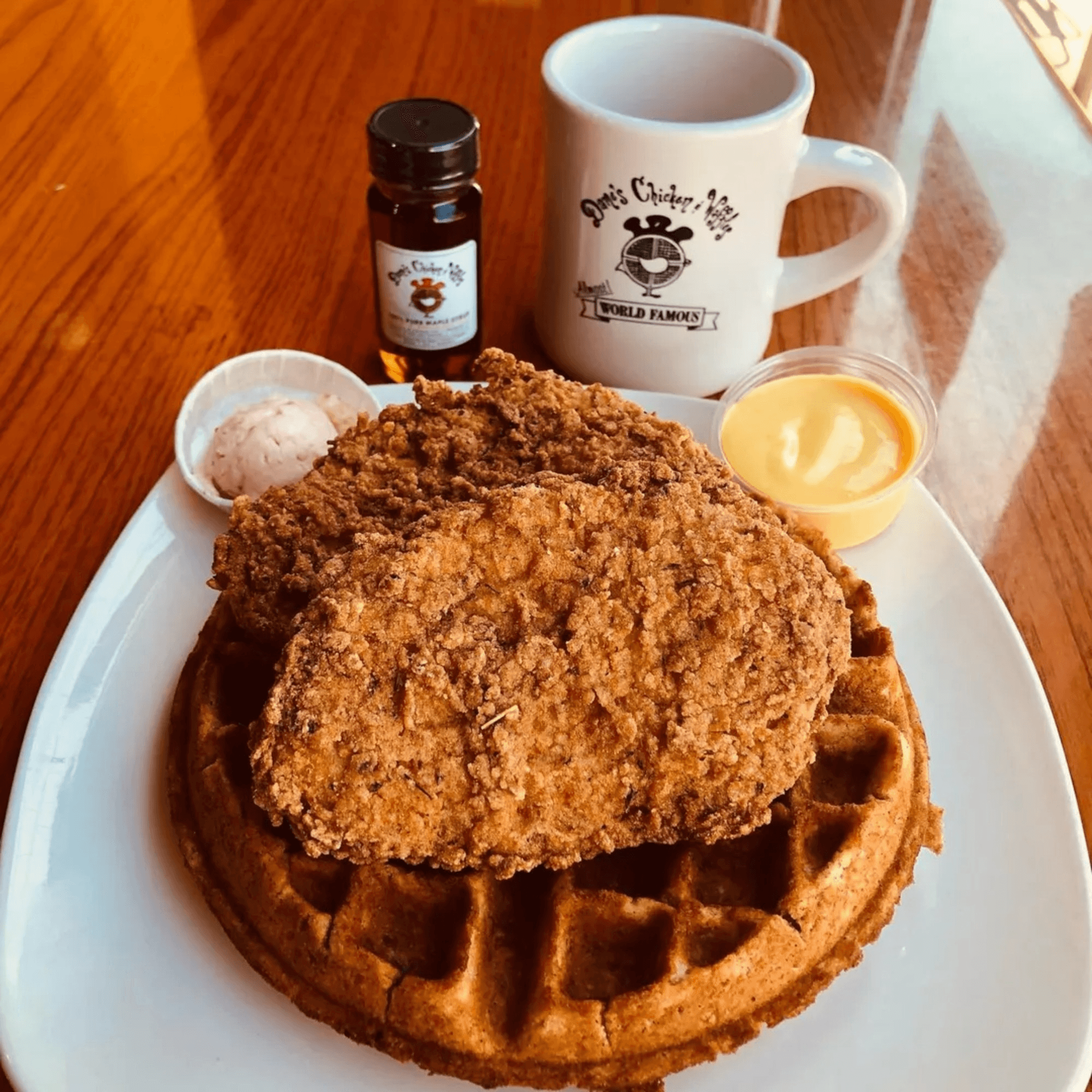 Dame's Chicken & Waffles gallery image #5