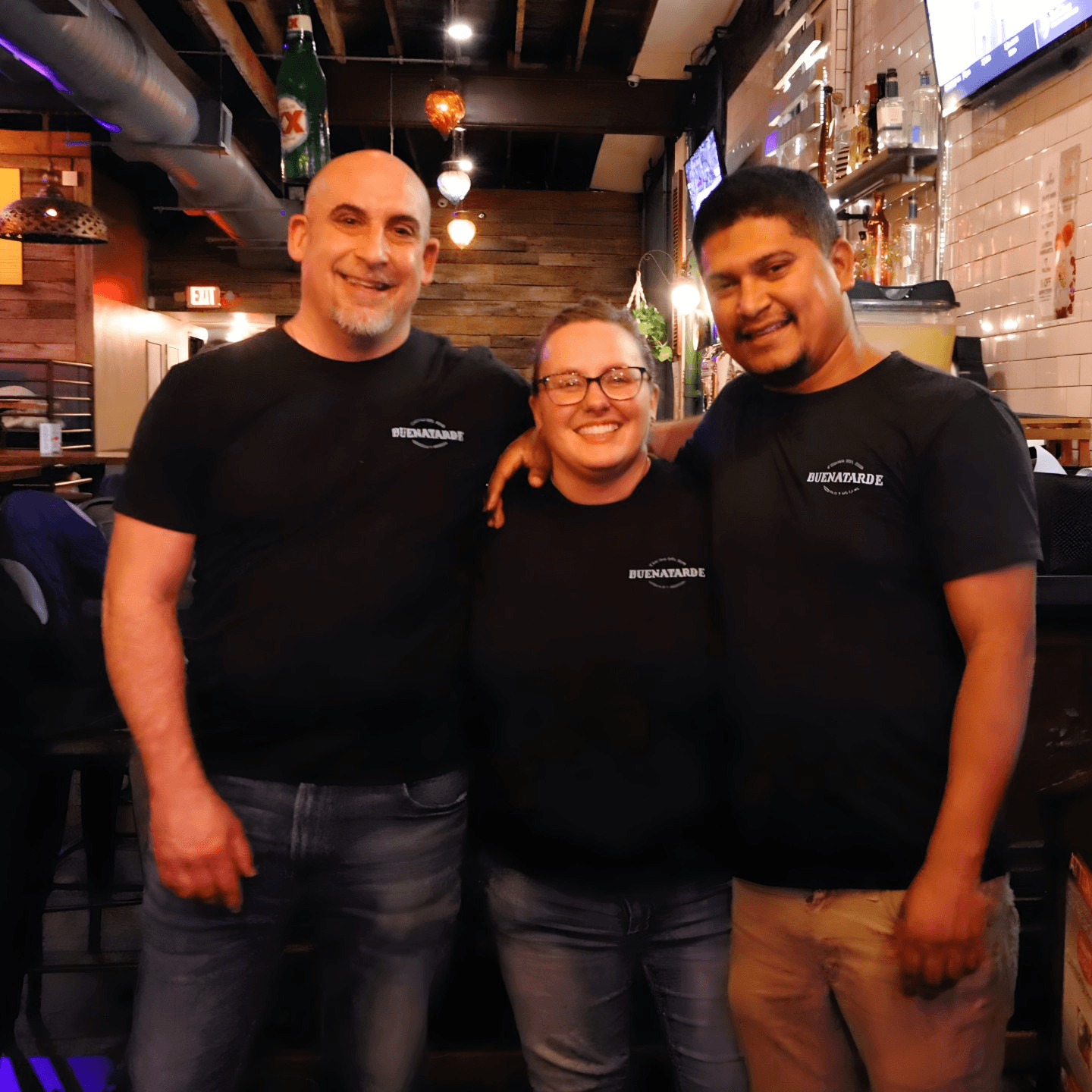 The Faces Behind Buenatarde