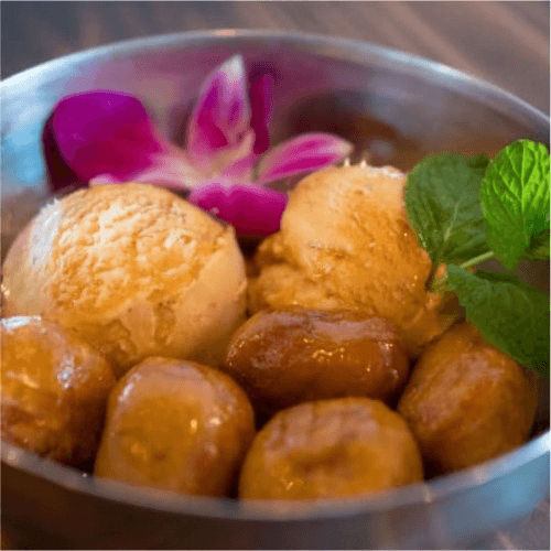 Picarones Con Helado De Lucuma.