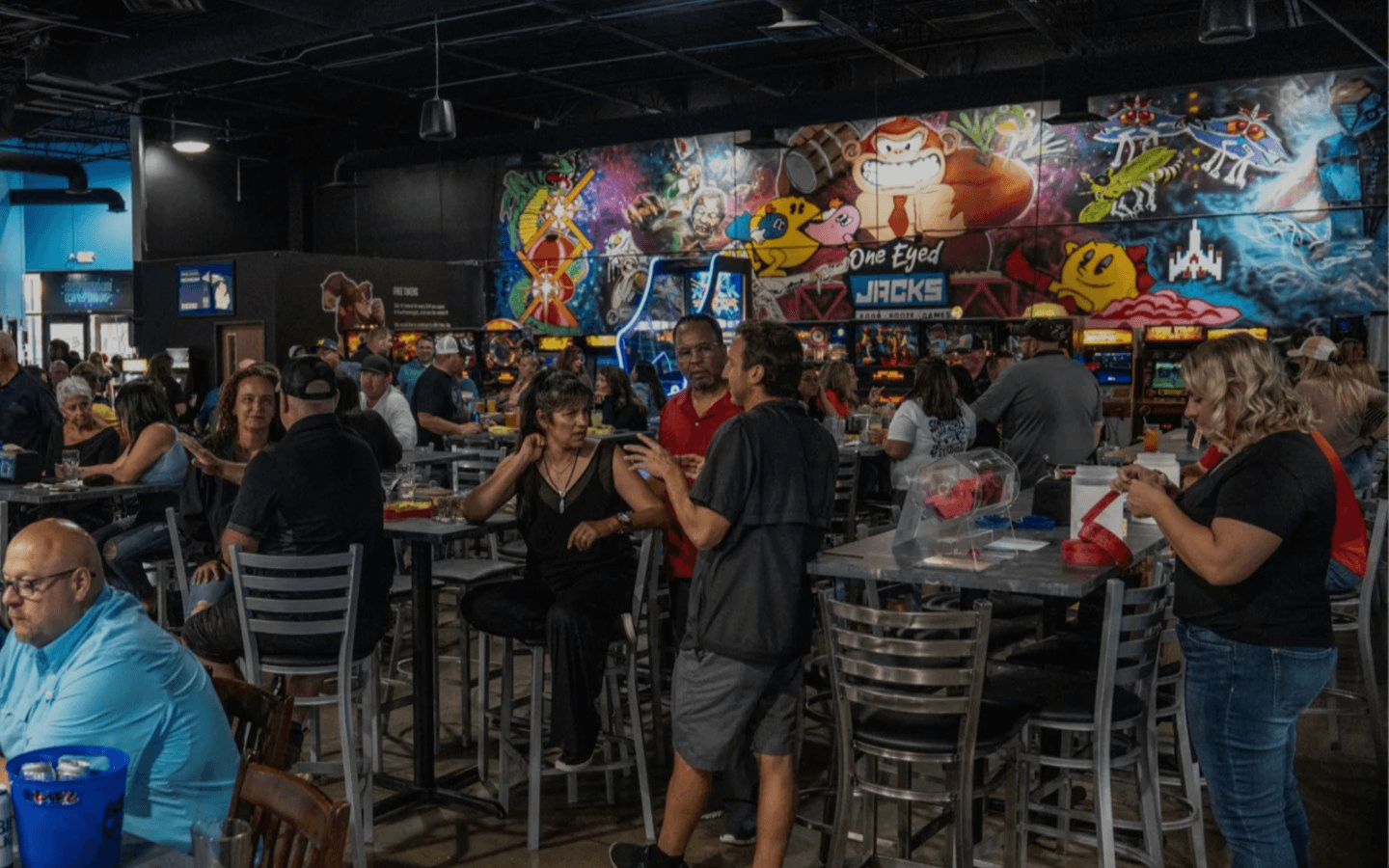 Best Bar and grill in Shelby Township, MI | One Eyed Jacks