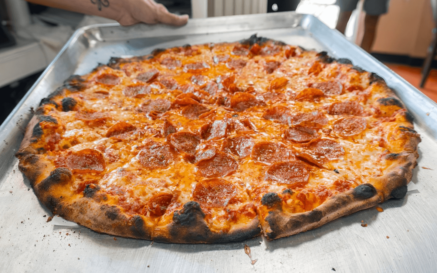 その他 BiSH THE BEST/PiZZA THE BEST BiSH、ベストアルバム『BiSH THE BEST』アートワークは“ピザ”が