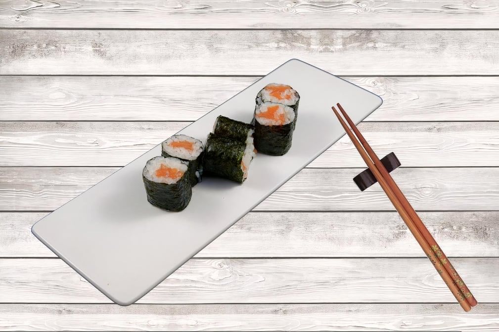 Delicious Salmon Roll: A Sushi Favorite