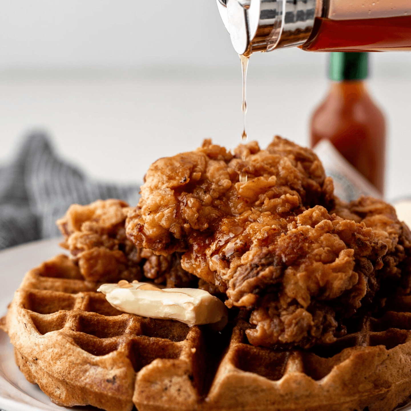 Mo's Wing & Waffle Wednesdays