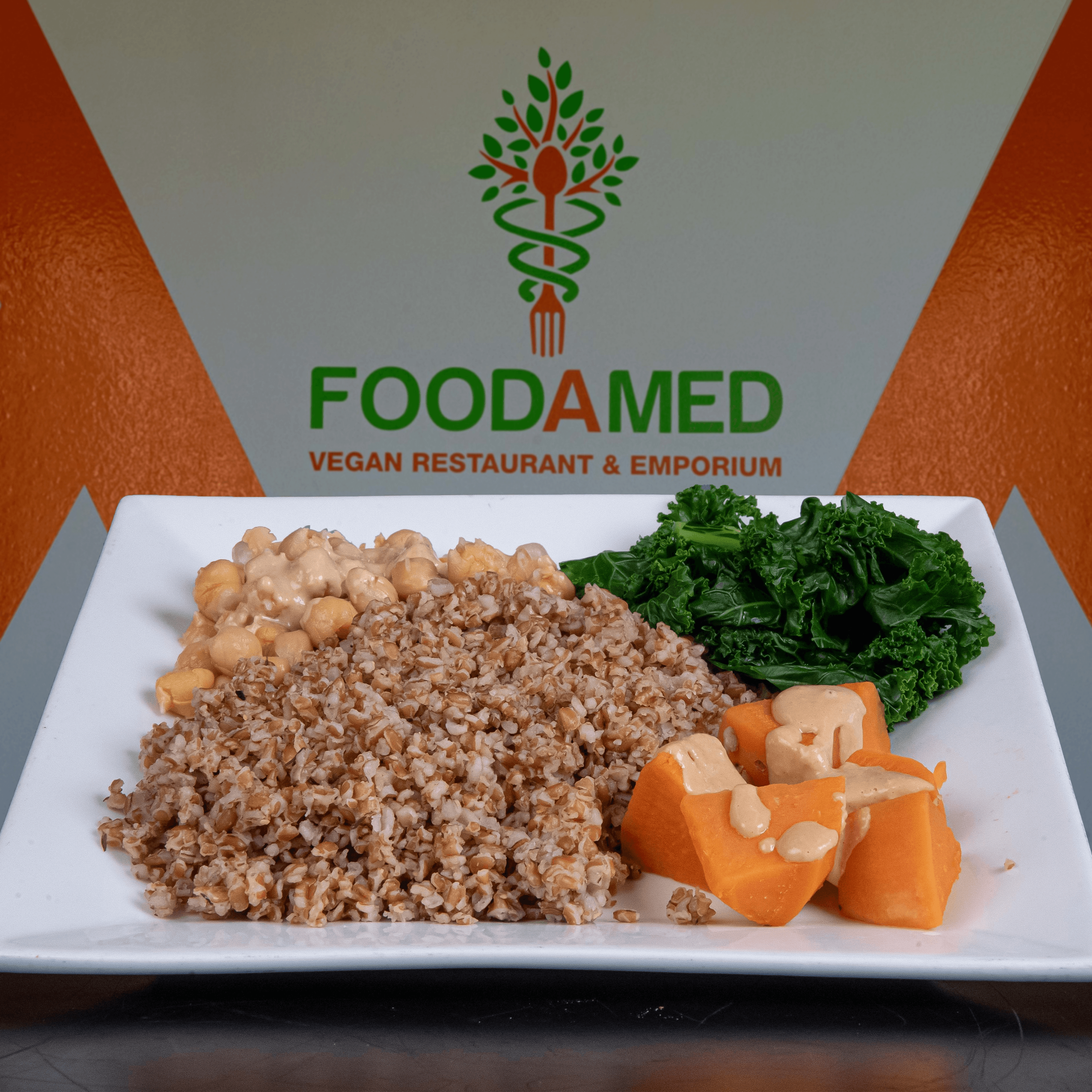 Bulgar Wheat, Chickpea, Kale with Peanut Sauce.