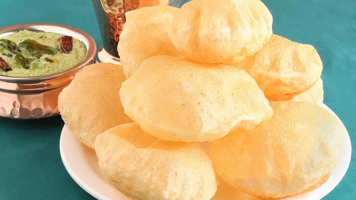 Poori Bhaji (2 Pieces).