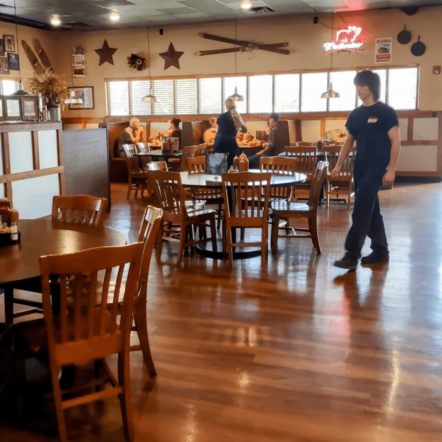 Where Great Food & Cold Drafts Bring the Crowd