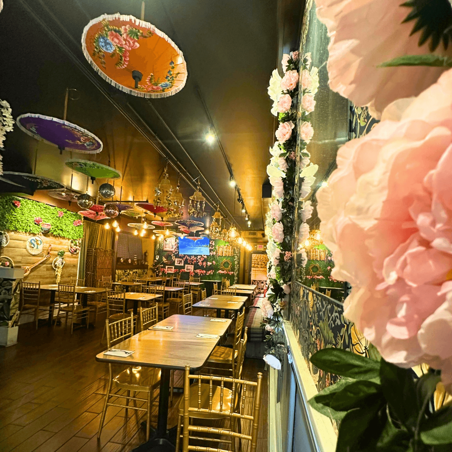 Reserve Your Table at Sampannee Thai