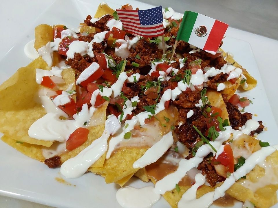 Nachos Con Chorizo.