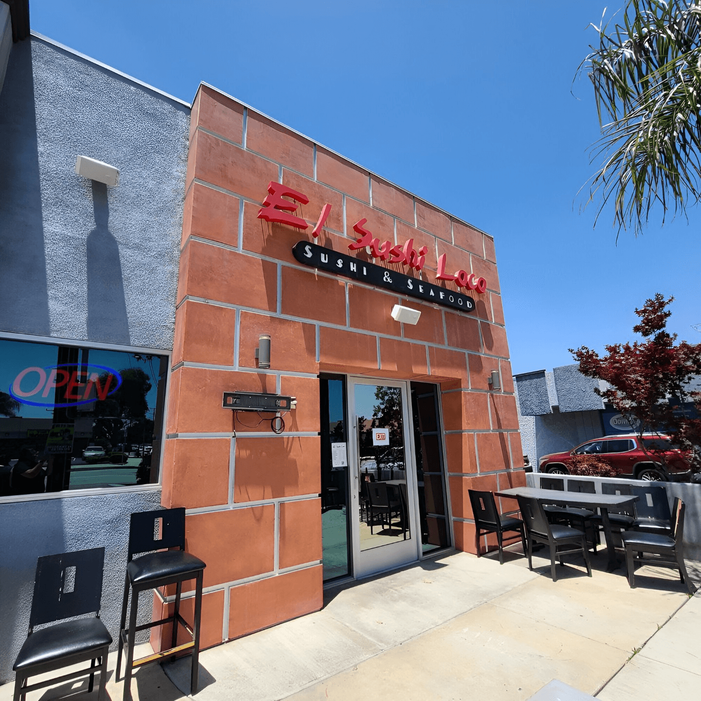 Welcome to El Sushi Loco Sushi & Mariscos