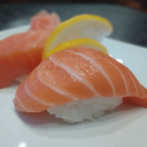Salmon Nigiri (Sake)