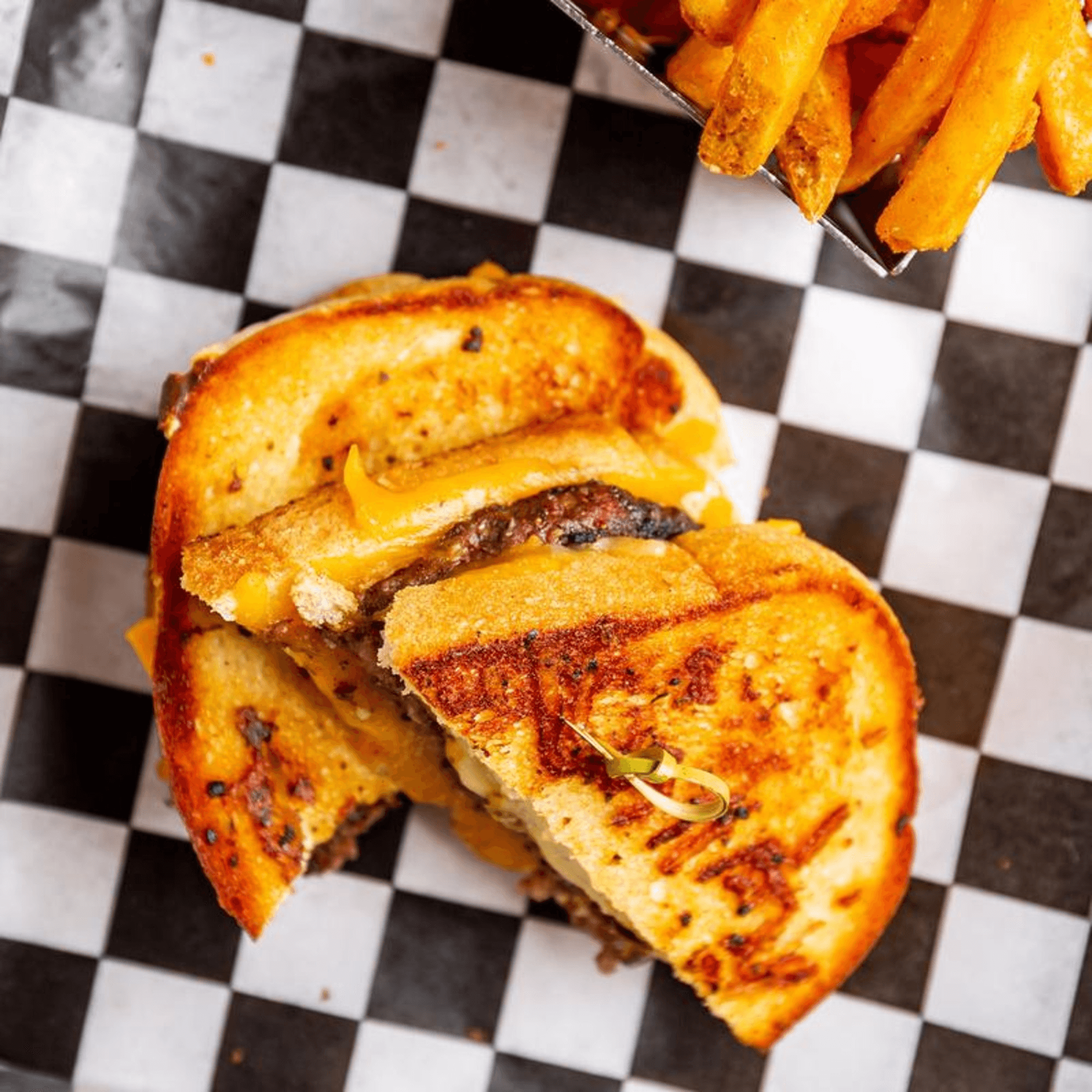 Rookies Sports Bar & Grill gallery image #7