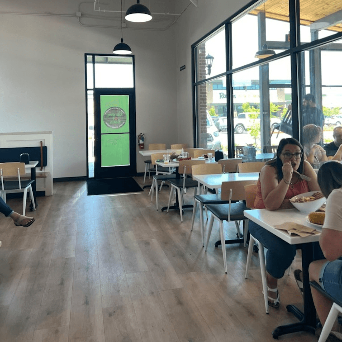 Why You’ll Love Dining with Us 🥗