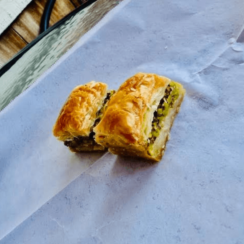 (2 PCS) PISTACIO BAKLAVA IMPORTED FROM TURKEY.