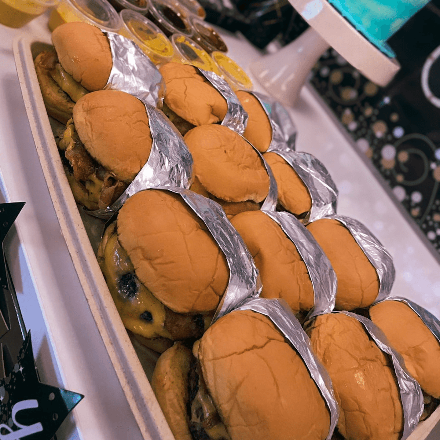 🚚 Burda Catering Trays – Packed, Stacked & Ready