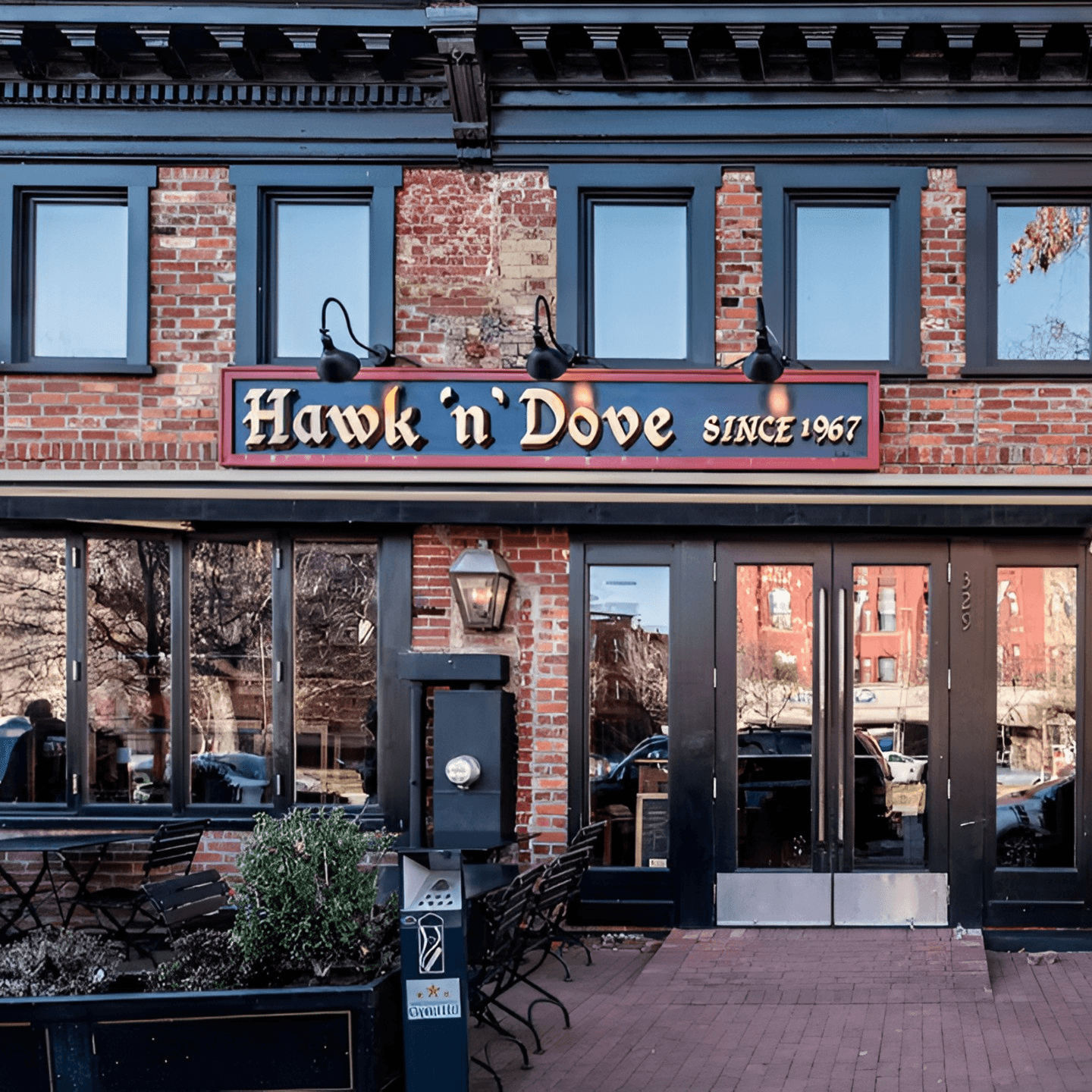 Welcome to Hawk N Dove 🍽️