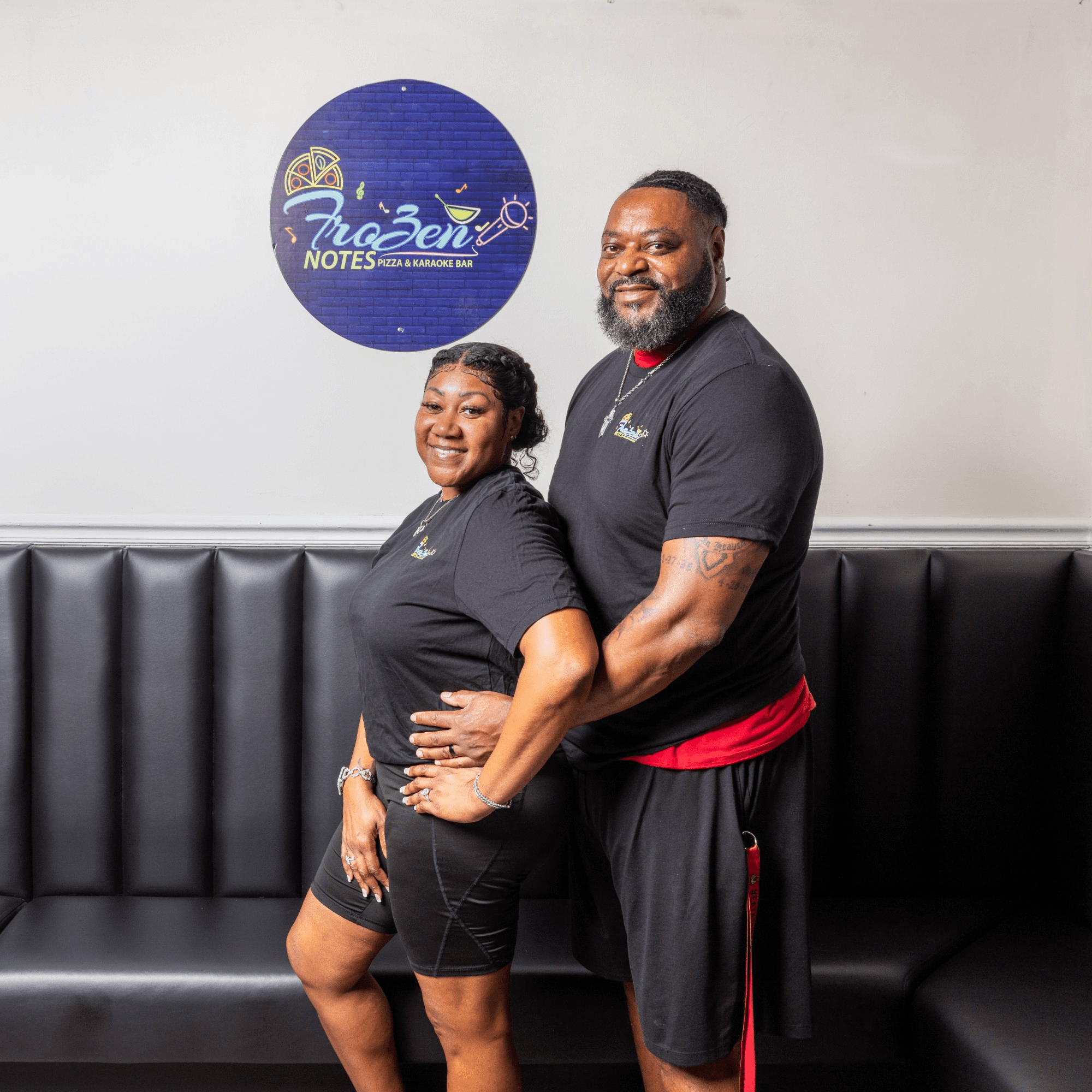 Frozen Notes Pizza & Karaoke Bar gallery image #3