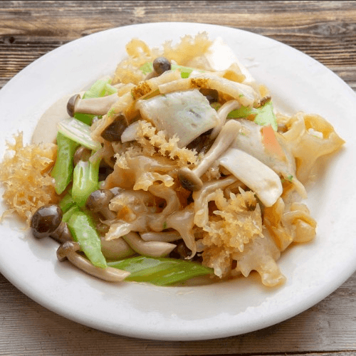 E30 Stir-Fried Jelly Fish, Fish Cake and Assorted Mushroom 魚餅海蜇花炒什菌