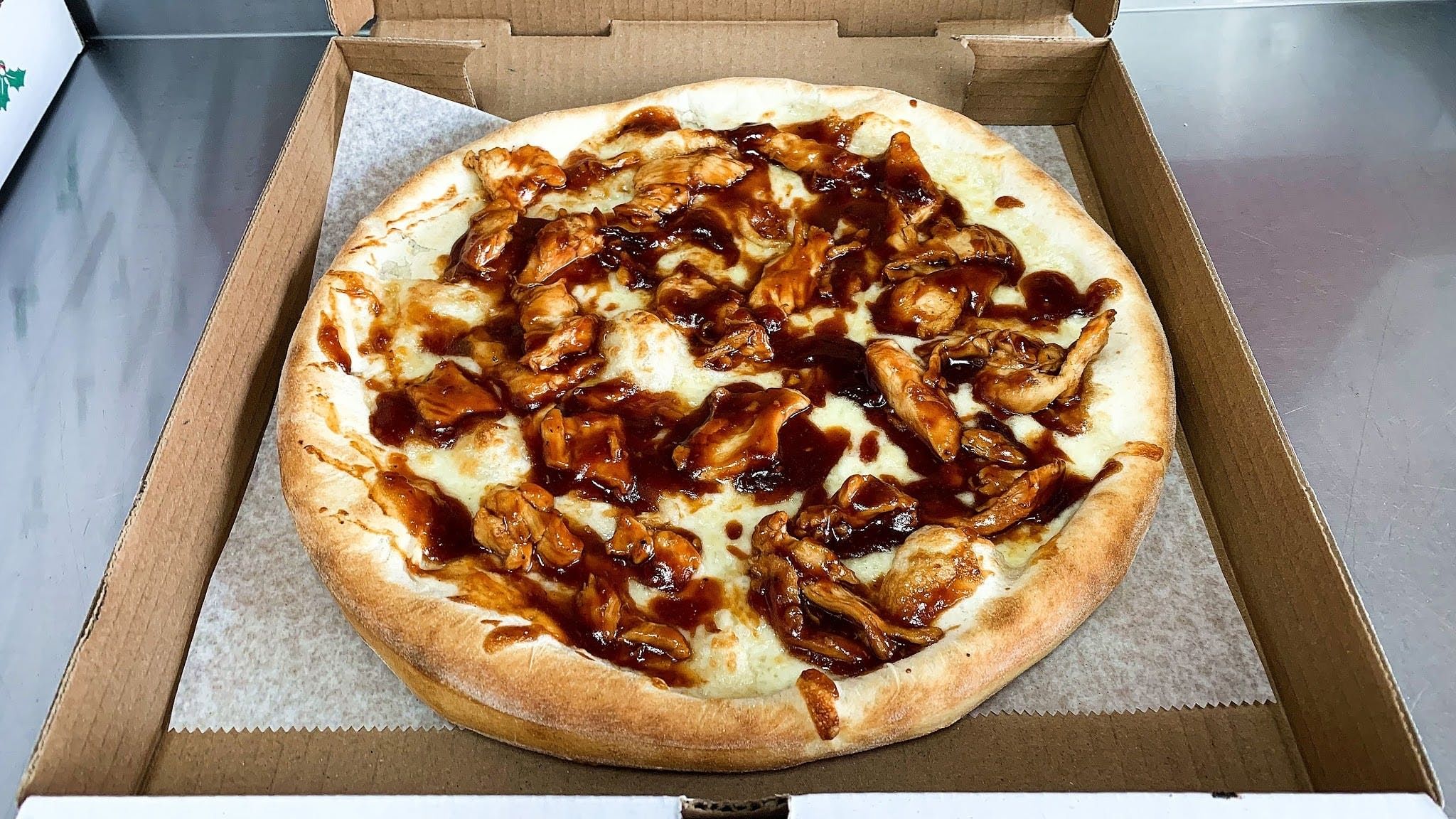 BBQ Grilled Chicken Pizza (Medium 14'').