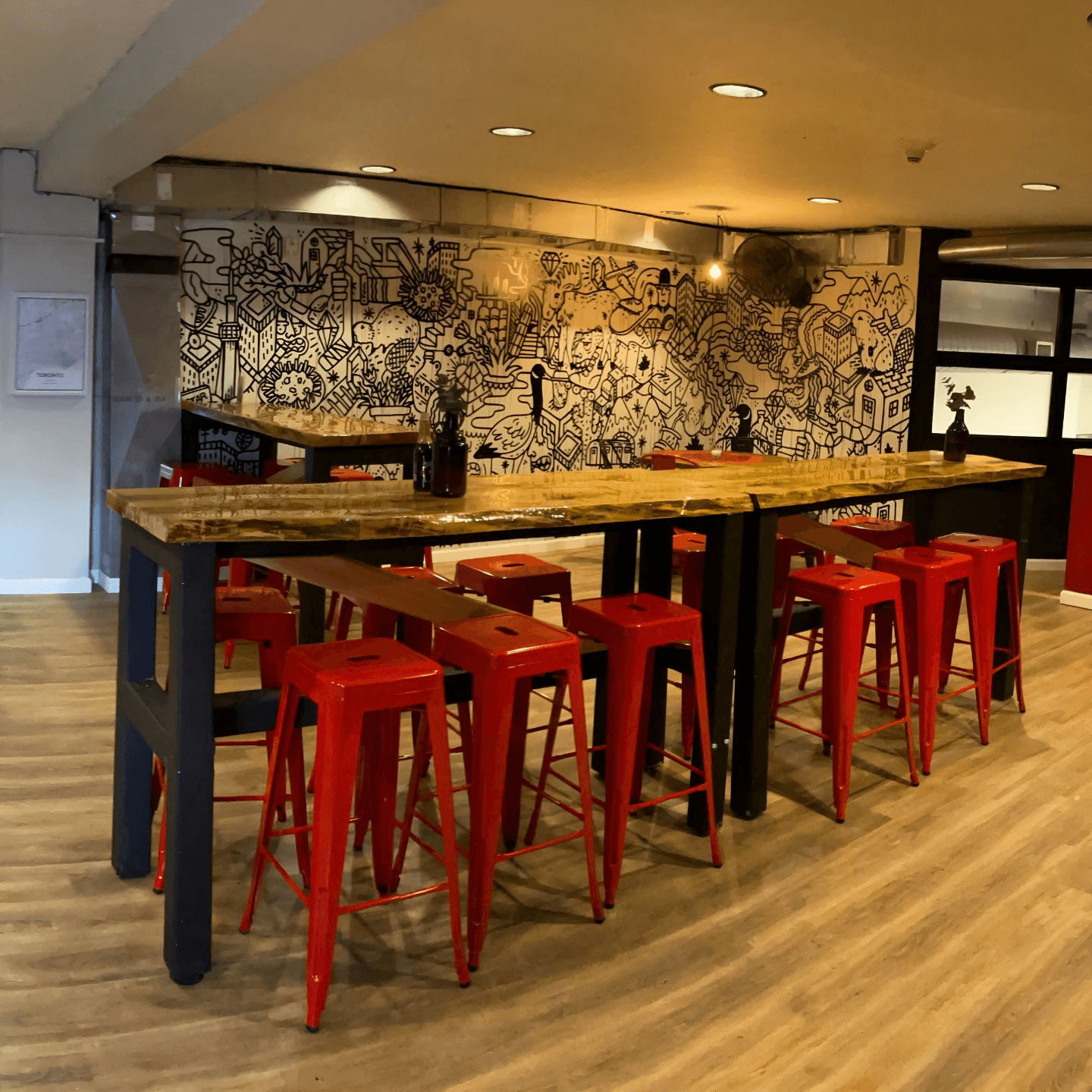 Dine In, Outdoors, or On the Go🪑