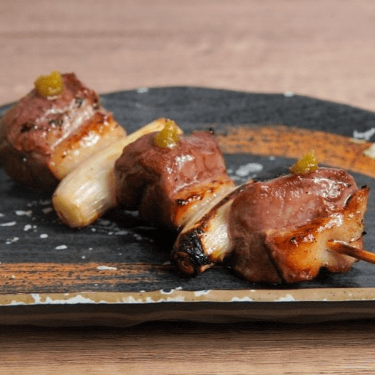 Kamo Negi (Duck Breast and Green Onion) Skewer 鴨ネギ串（柚子胡椒）.