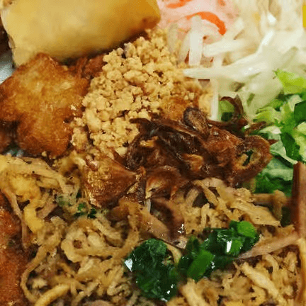 R11. Combination Vermicelli Bowl.