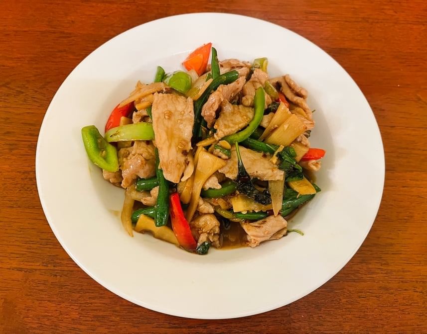 Pad Gaprow / Spicy Basil.