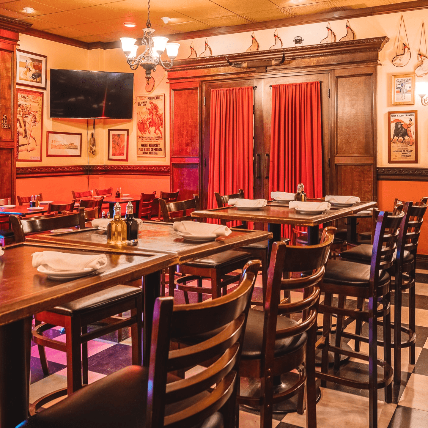 Dining and Dancing Near San Diego