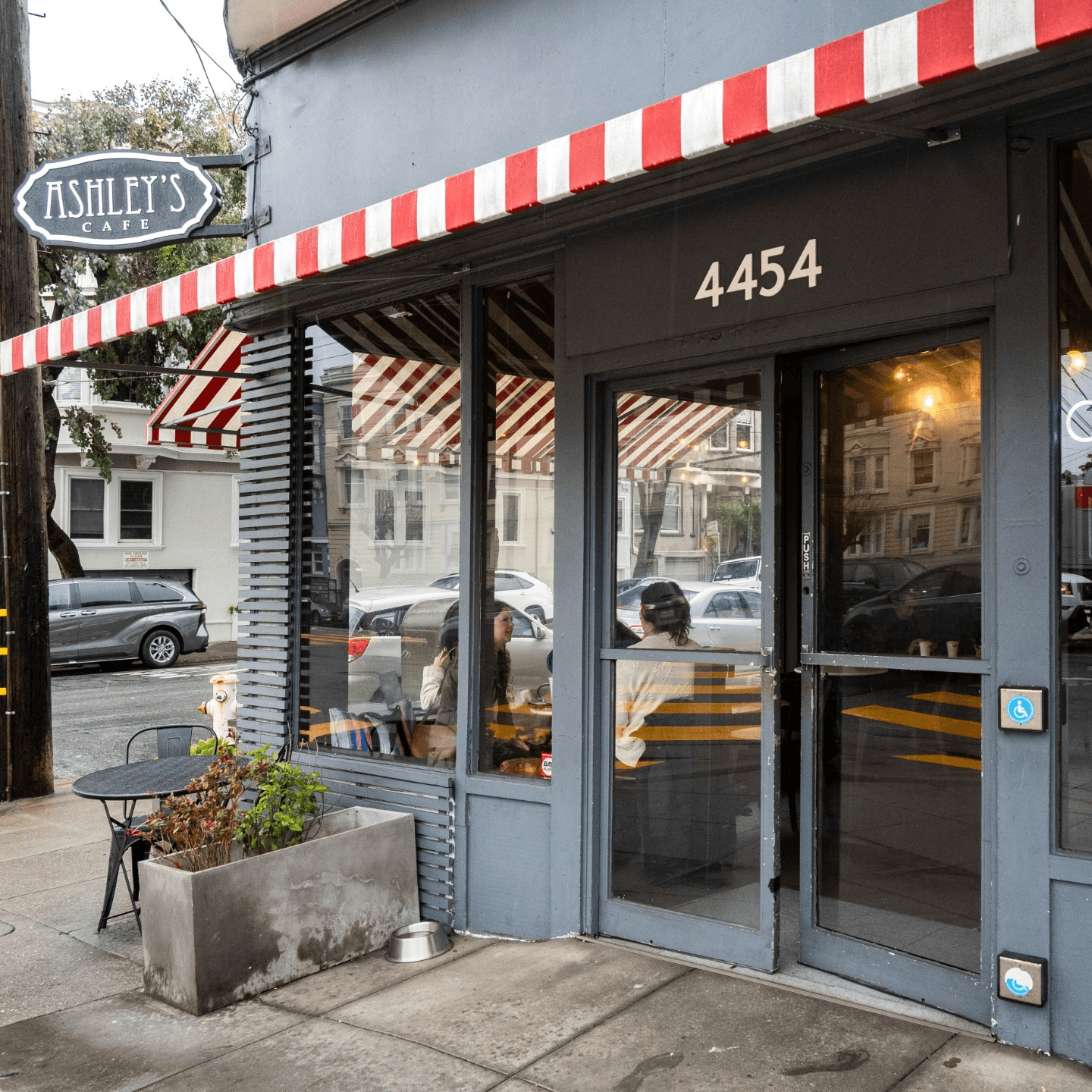 Welcome to Ashley's Cafe! ☕🥪
