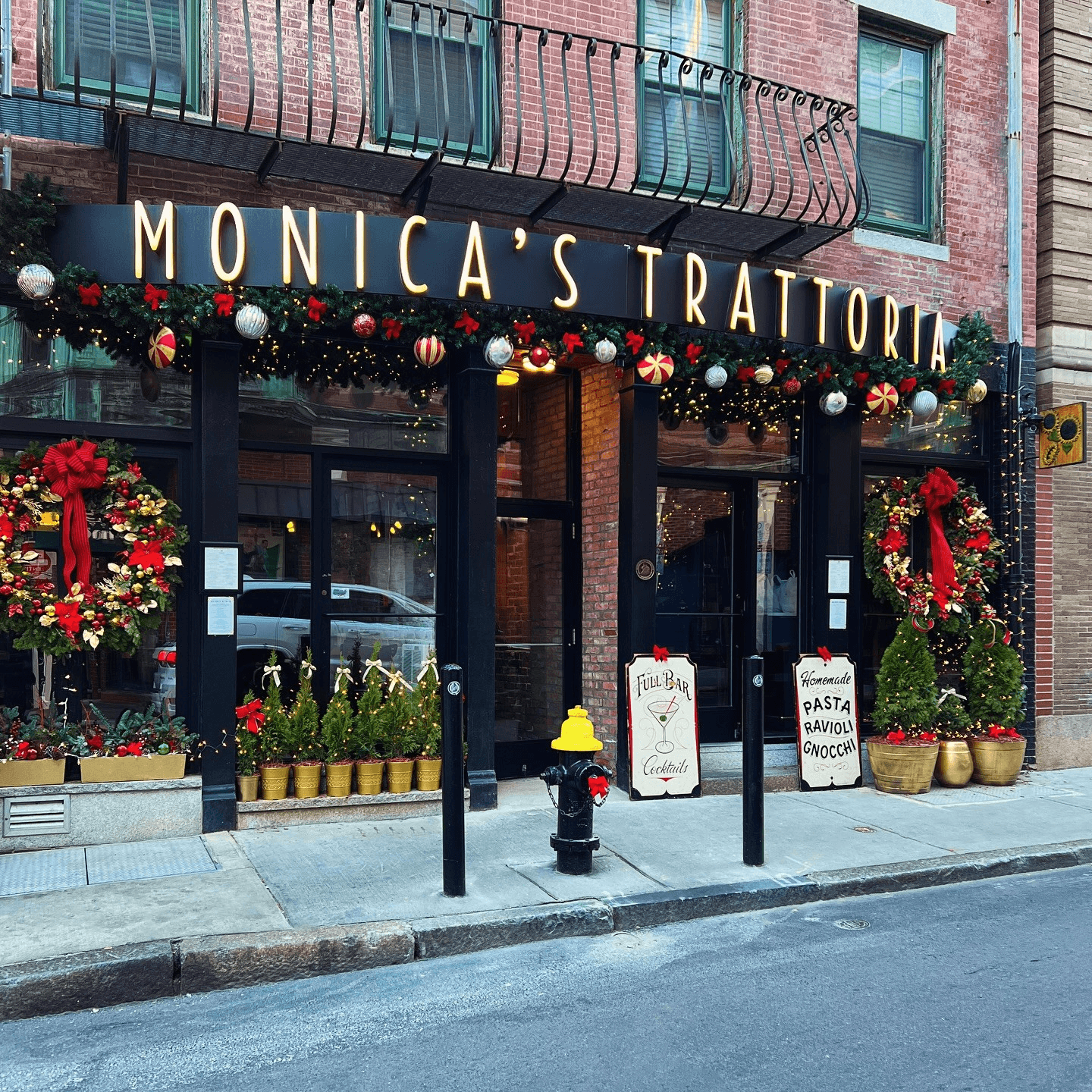 Welcome to Monica’s Trattoria, Cozy Italian 🍴