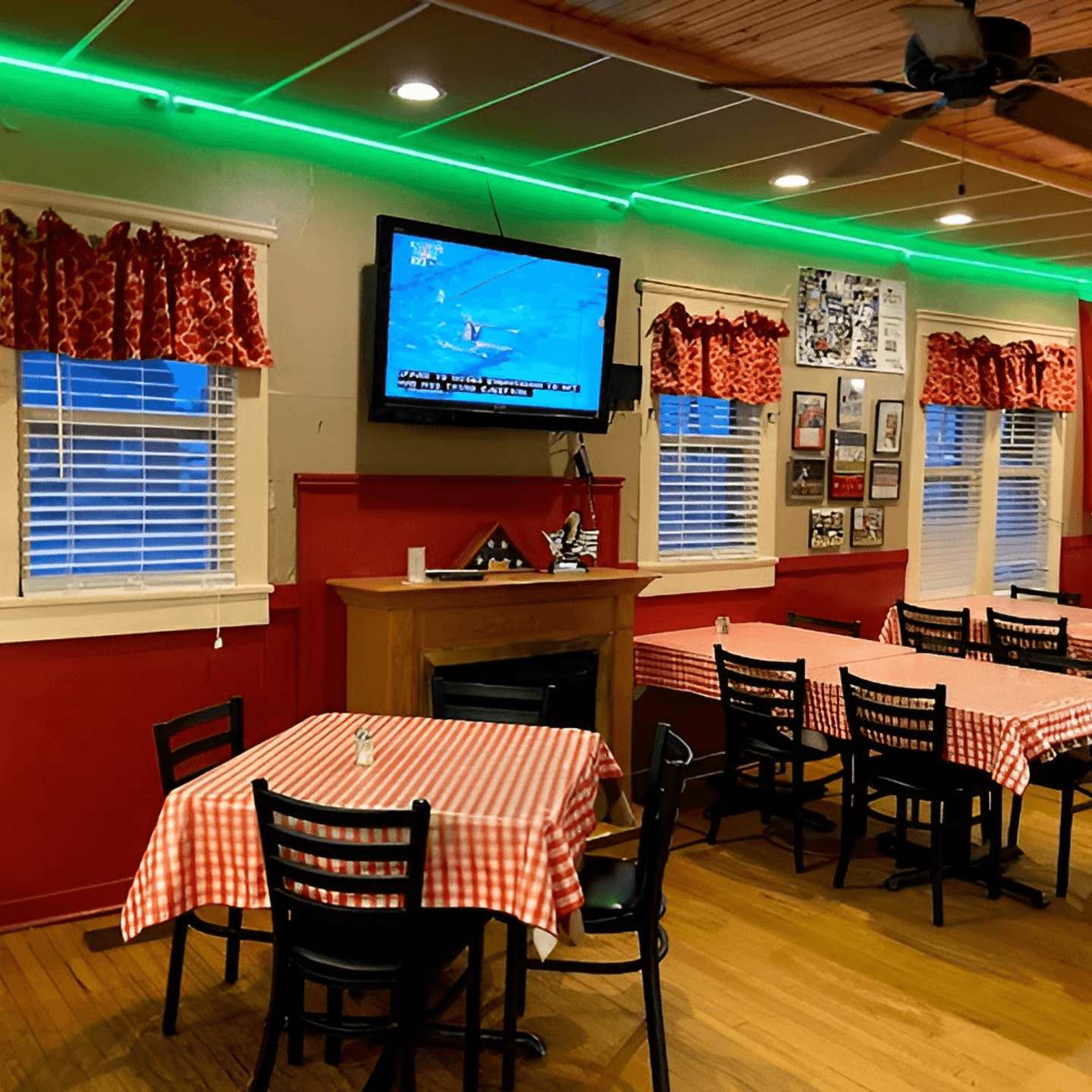 Welcome to Bert's Hometown Grill and Pizzeria! 🍕