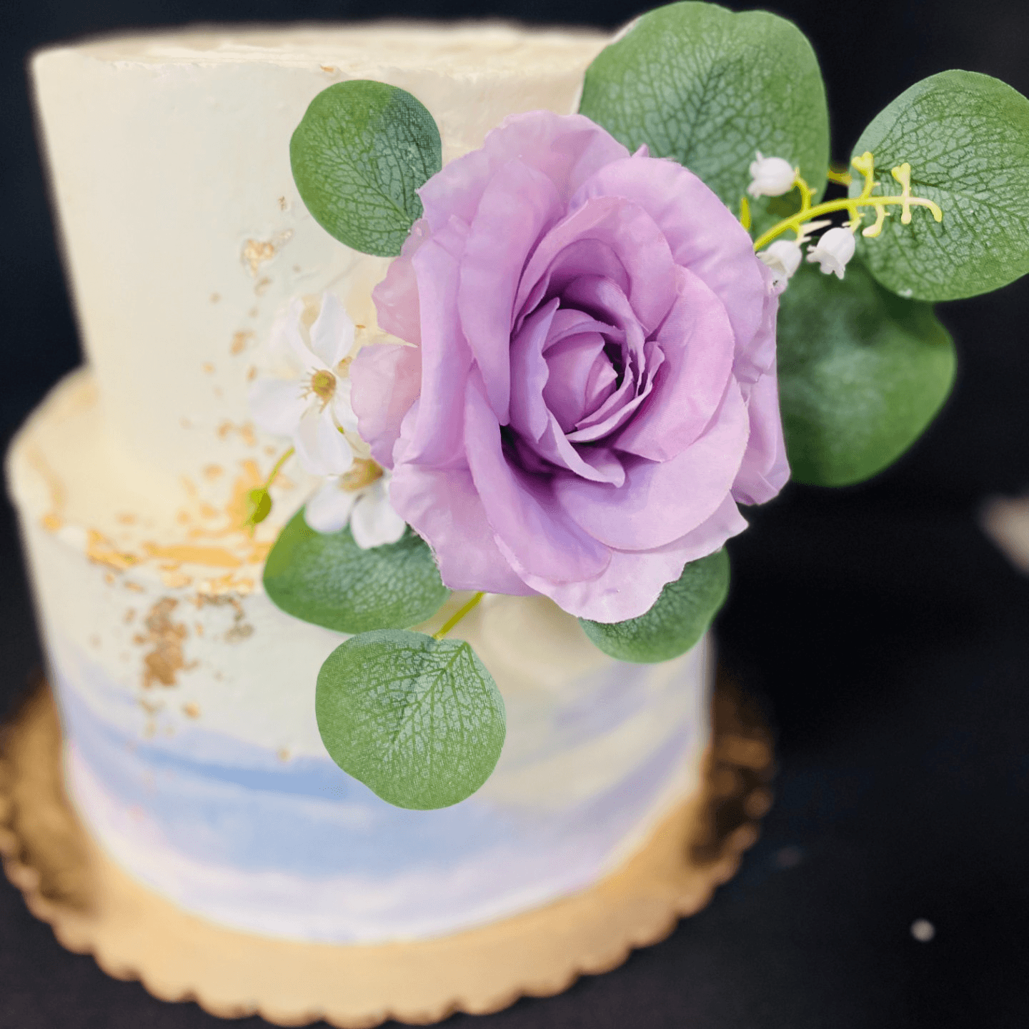 Custom Cakes & Desserts 🧁