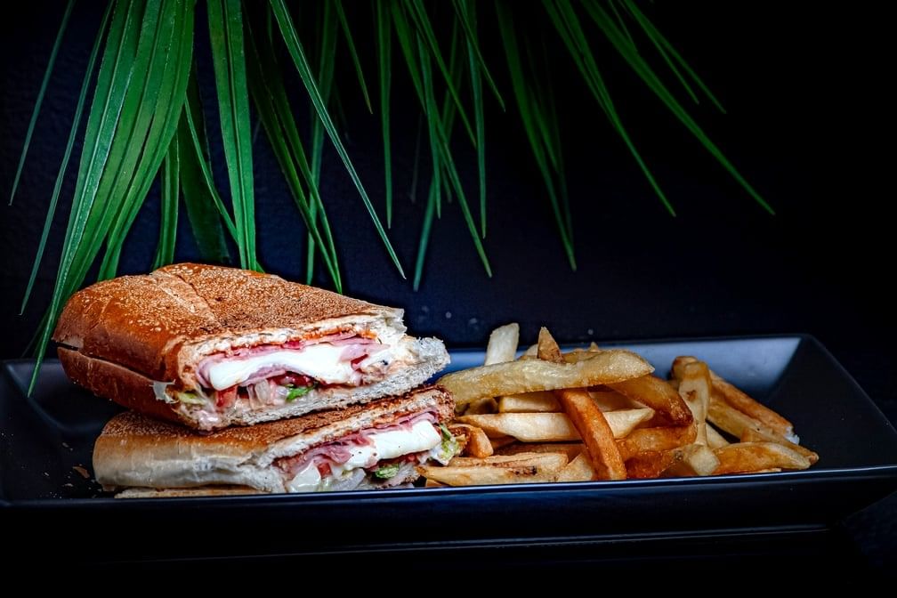 Jamón Queso Y Huevo.