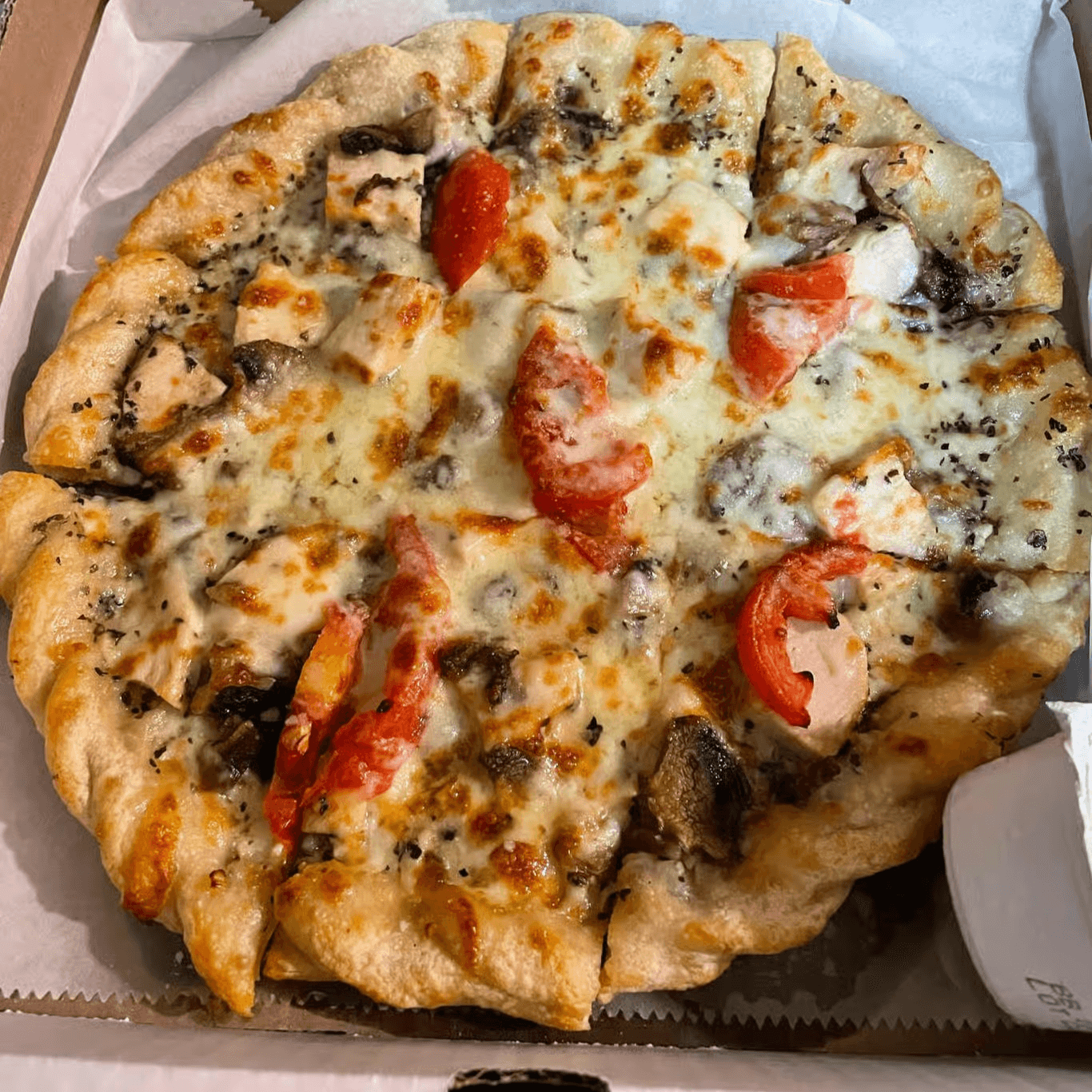 Tuscan Chicken Pizza (Large 16").