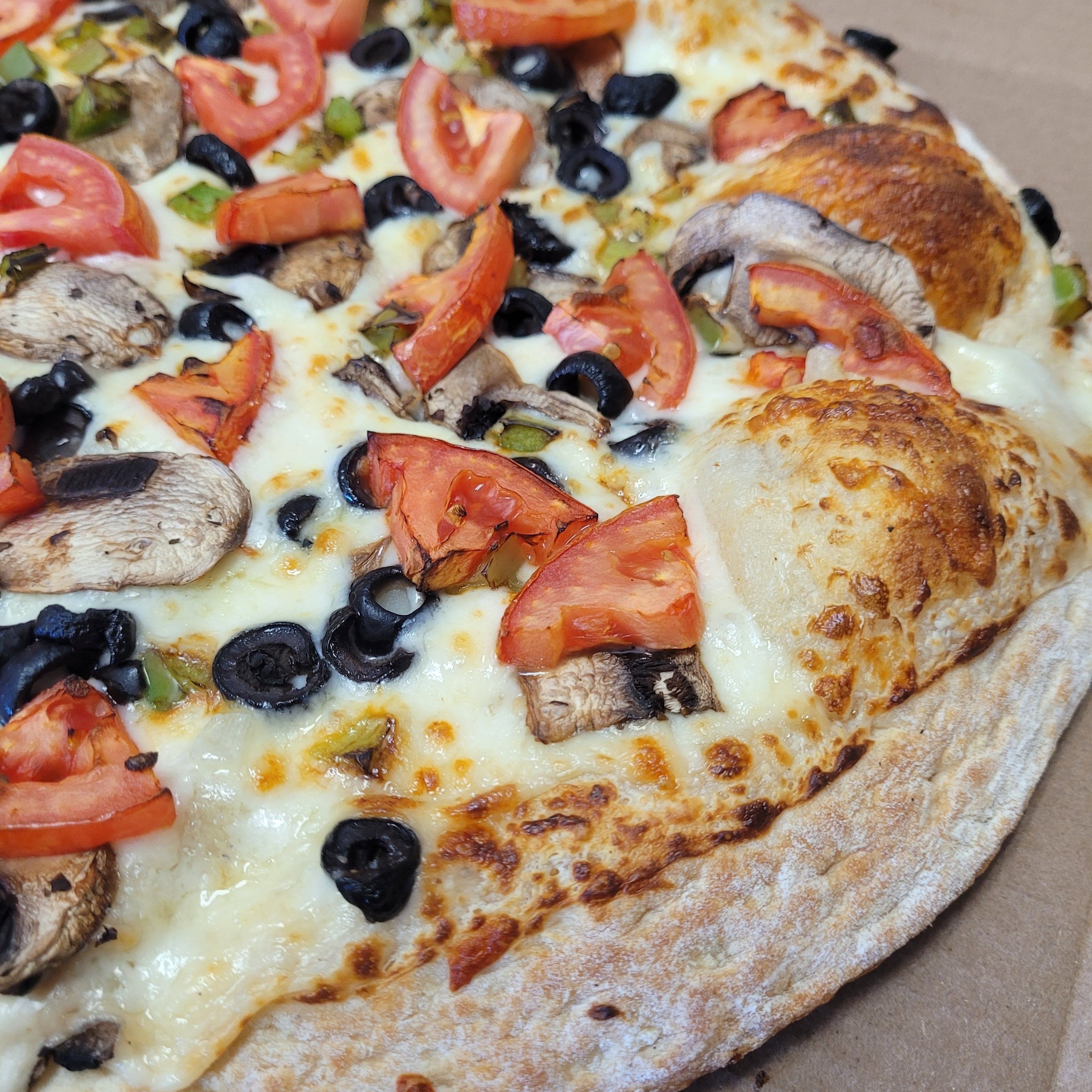 Veggie Alfredo Pizza | 12".