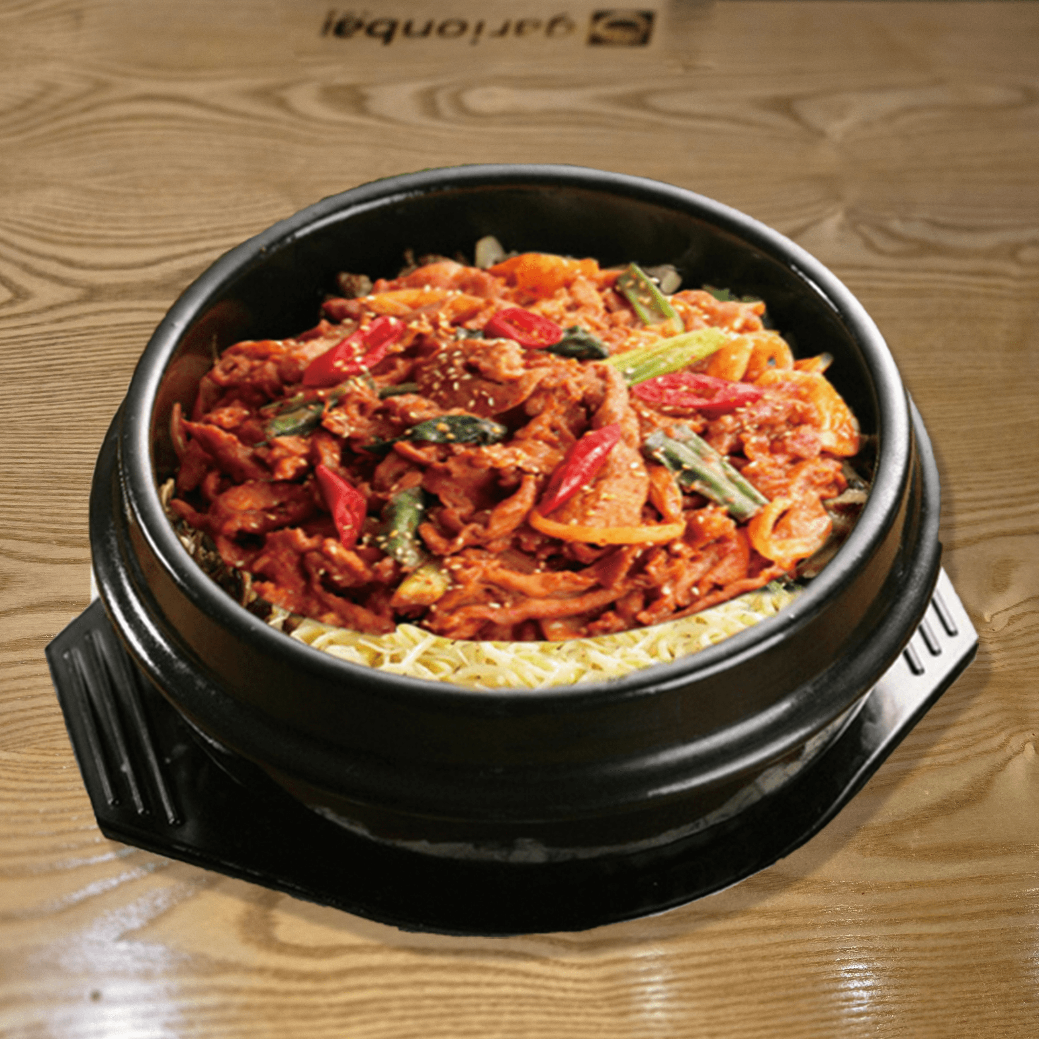 Spricy pork bulgogi stone bibimbap/제육돌솥비빔밥.