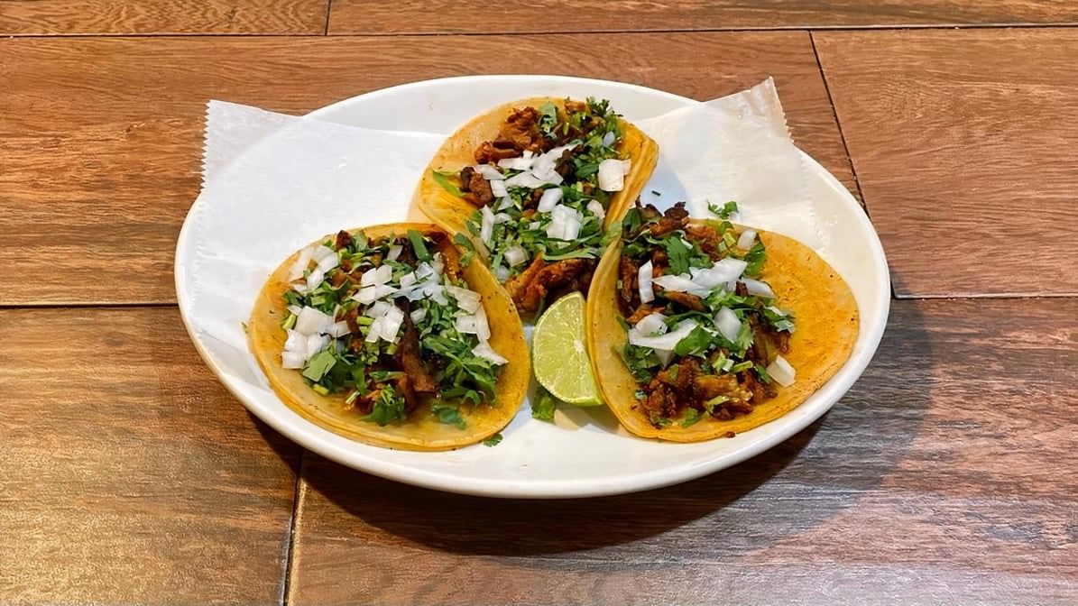 Tacos Solo Un Tipo De Carne (3) / Tacos Only One Choice of Meat (3).