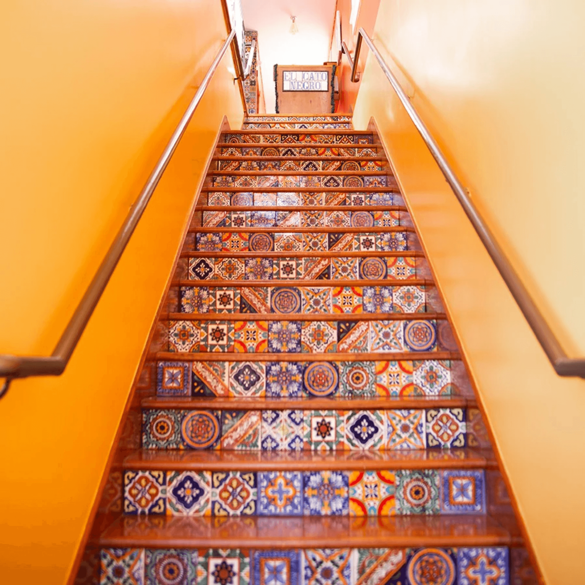 El Gato Negro gallery image #6