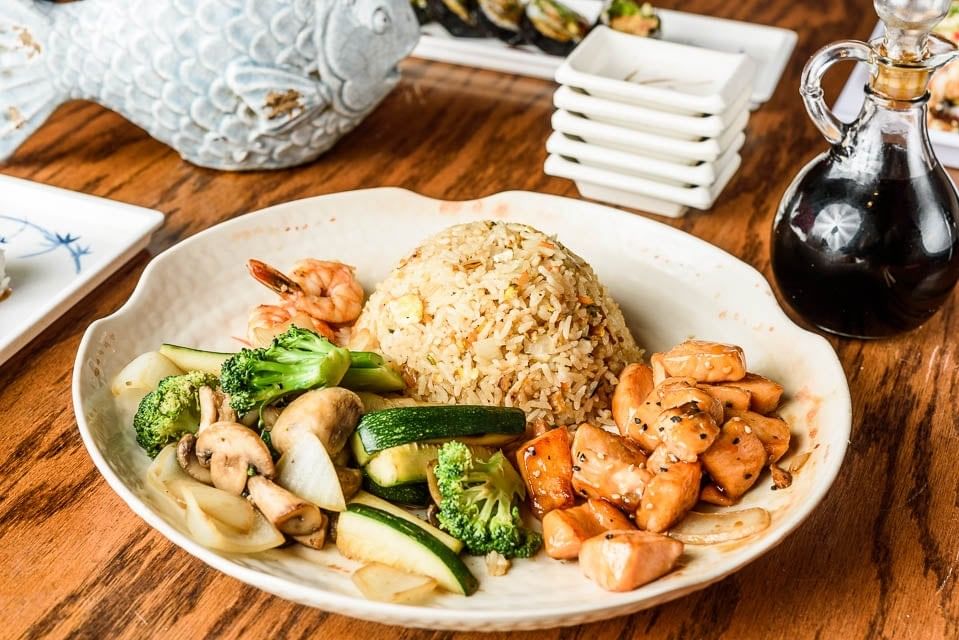 Teriyaki Salmon Dinner Plate •.